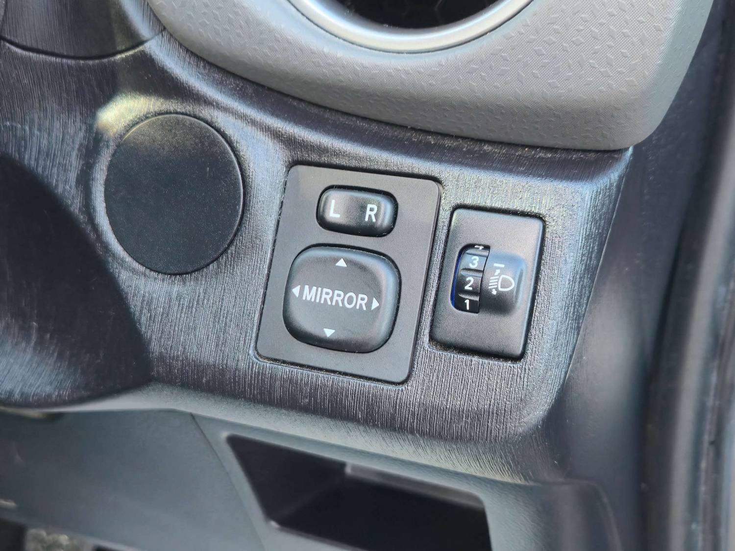 Used Toyota Yaris 2012 for sale - 77704056: Photo 22