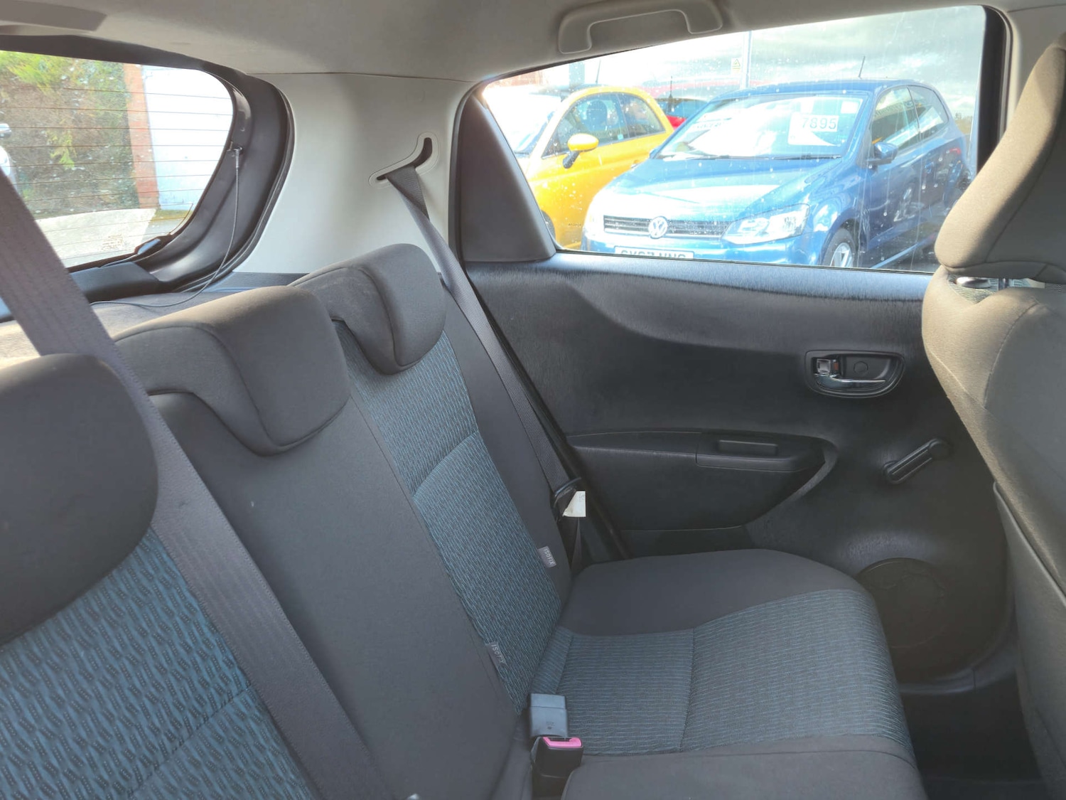 Used Toyota Yaris 2012 for sale - 77704056: Photo 25