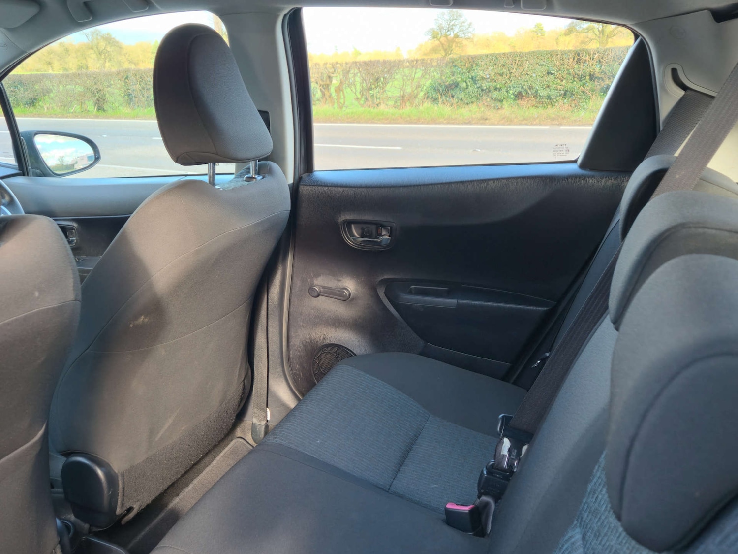 Used Toyota Yaris 2012 for sale - 77704056: Photo 26