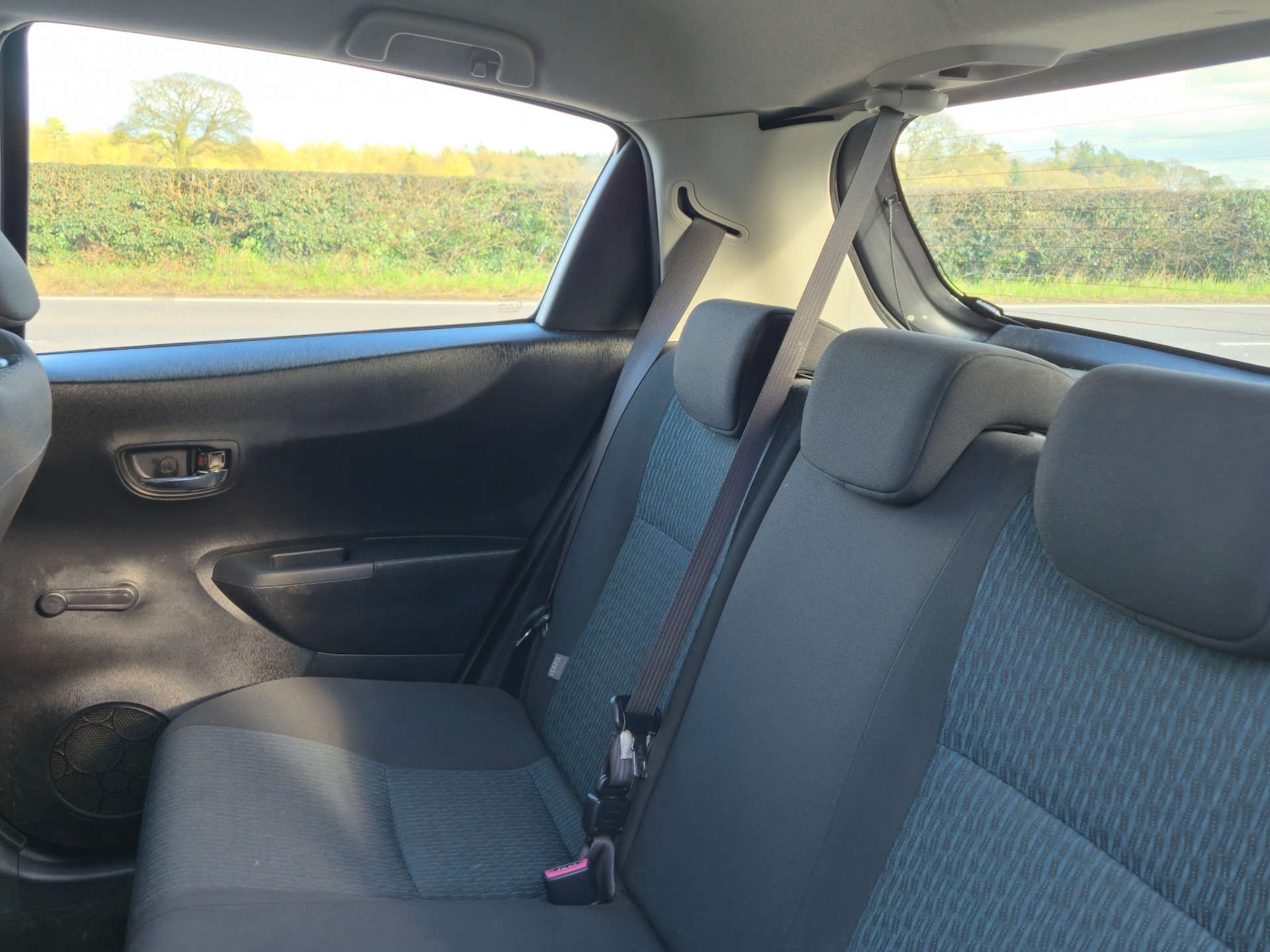 Used Toyota Yaris 2012 for sale - 77704056: Photo 27