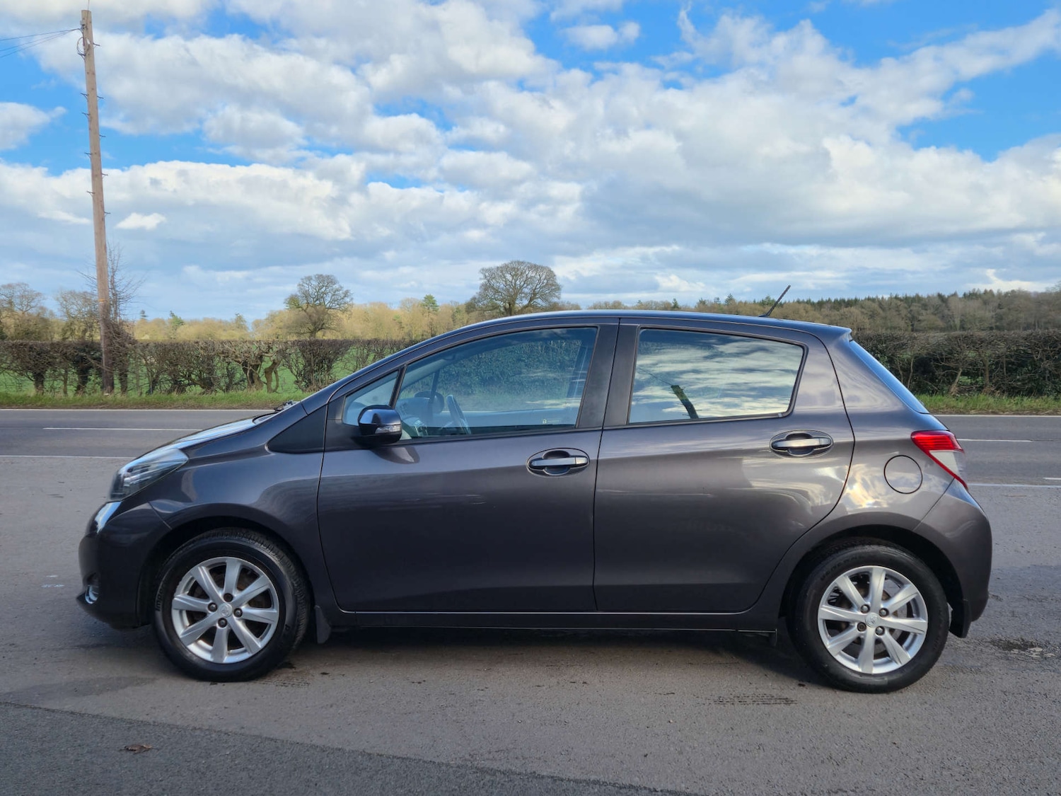 Used Toyota Yaris 2012 for sale - 77704056: Photo 3