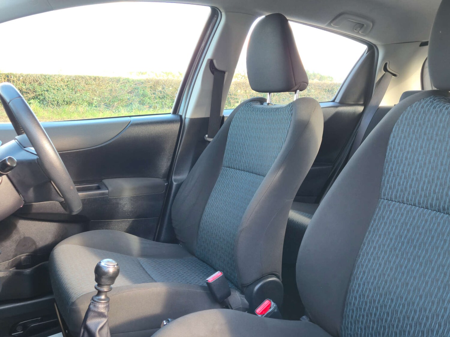 Used Toyota Yaris 2012 for sale - 77704056: Photo 31