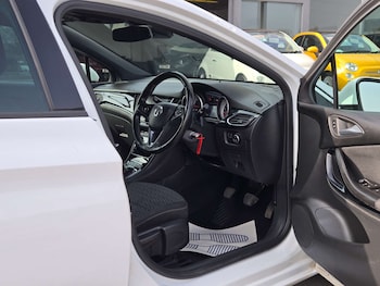 Used Vauxhall Astra 2017 for sale - 77745479: Photo