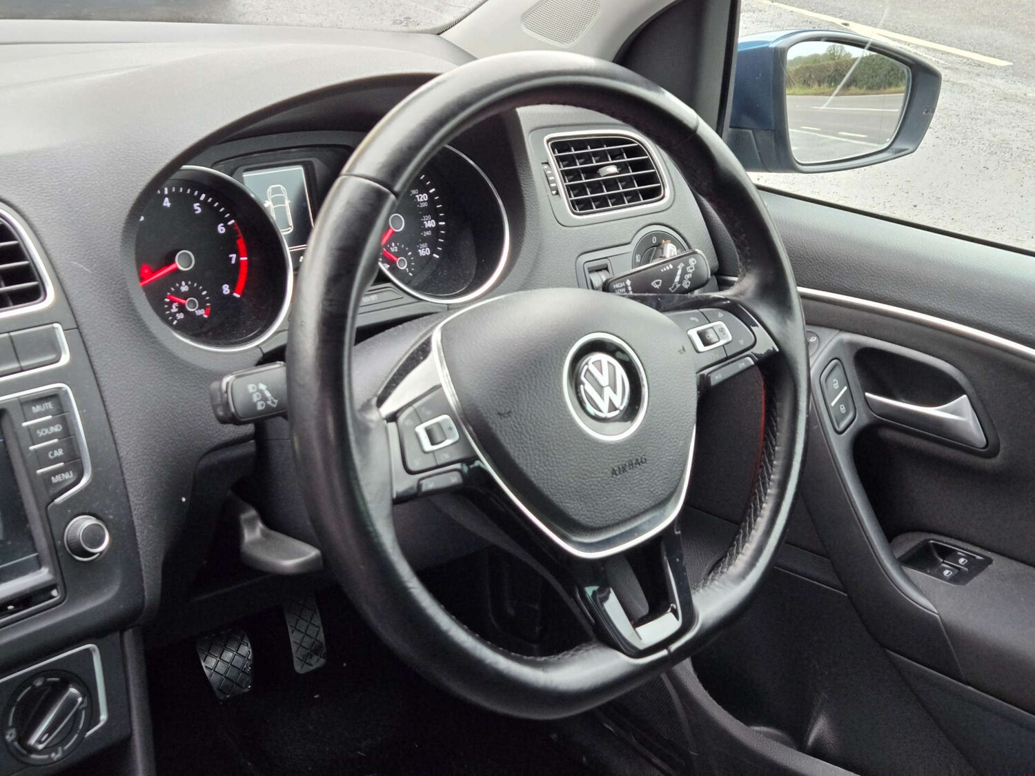 Used Volkswagen Polo 2017 for sale - 77385489: Photo 24