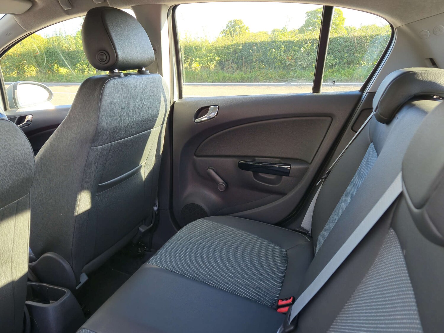 Used Vauxhall Corsa 2010 for sale - 76602213: Photo 23