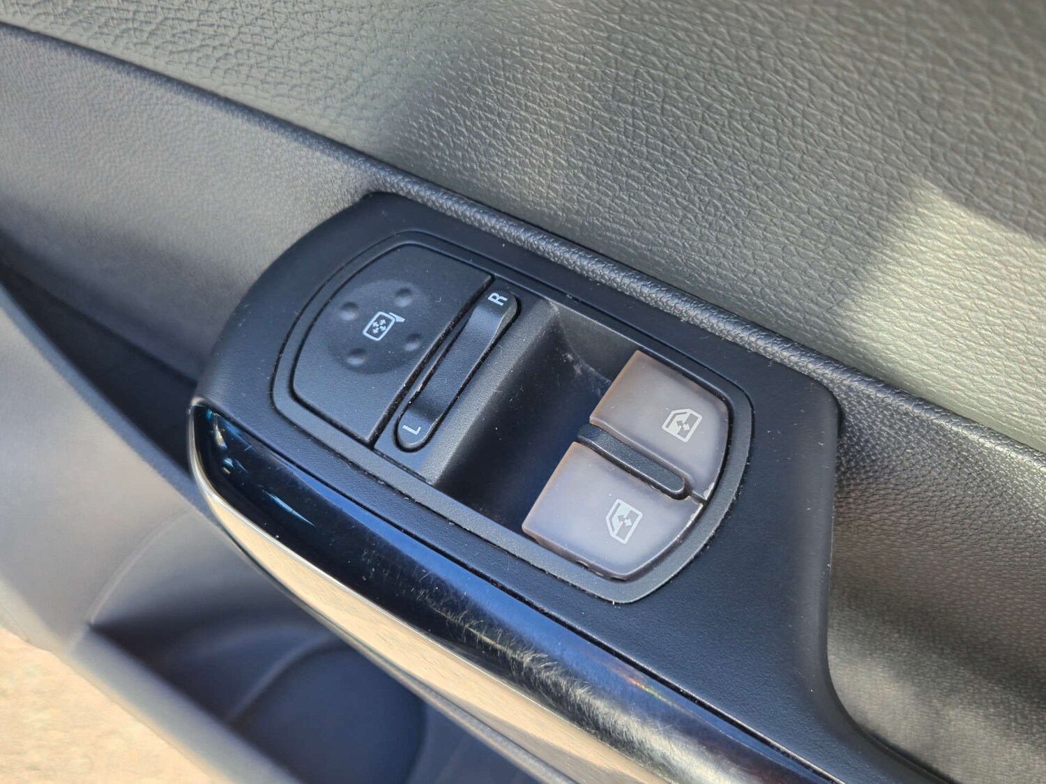 Used Vauxhall Corsa 2010 for sale - 76602213: Photo 33