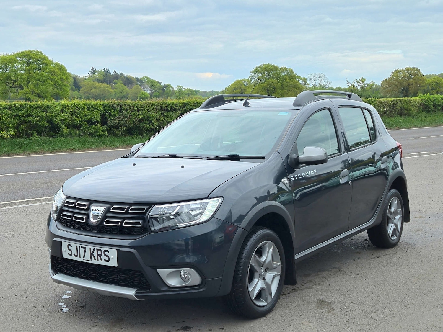 Used Dacia Sandero 2017 for sale - 76363859: Photo 2