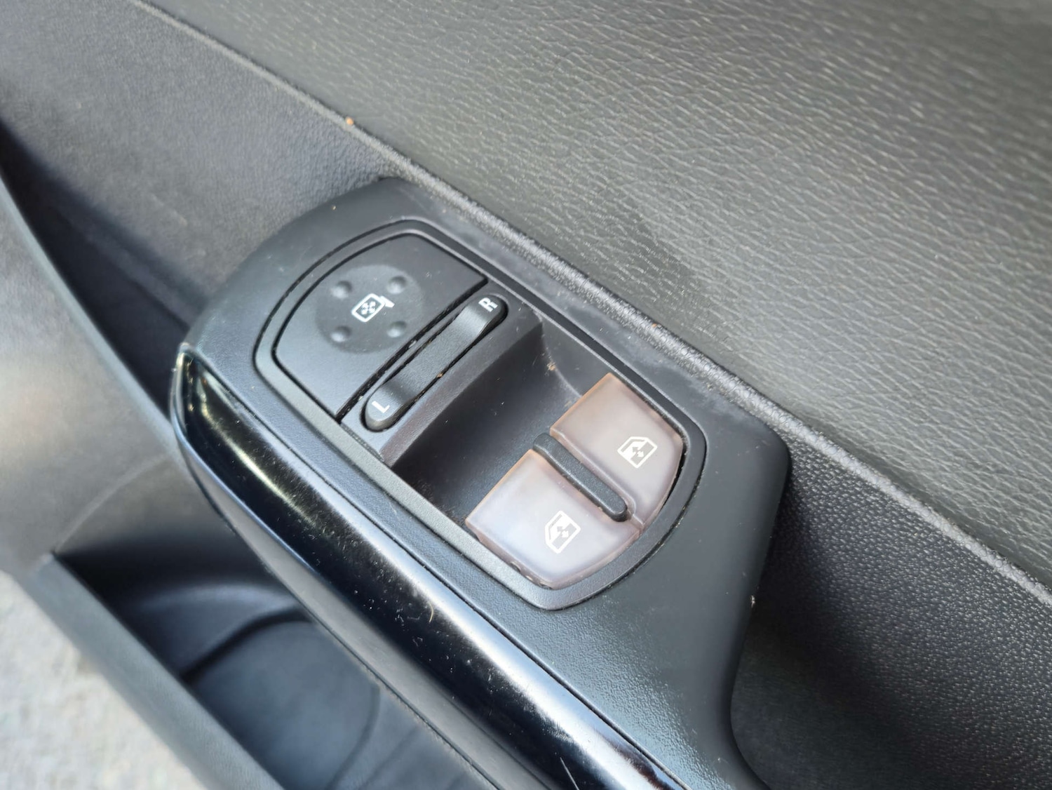 Used Vauxhall Corsa 2015 for sale - 77836397: Photo 22