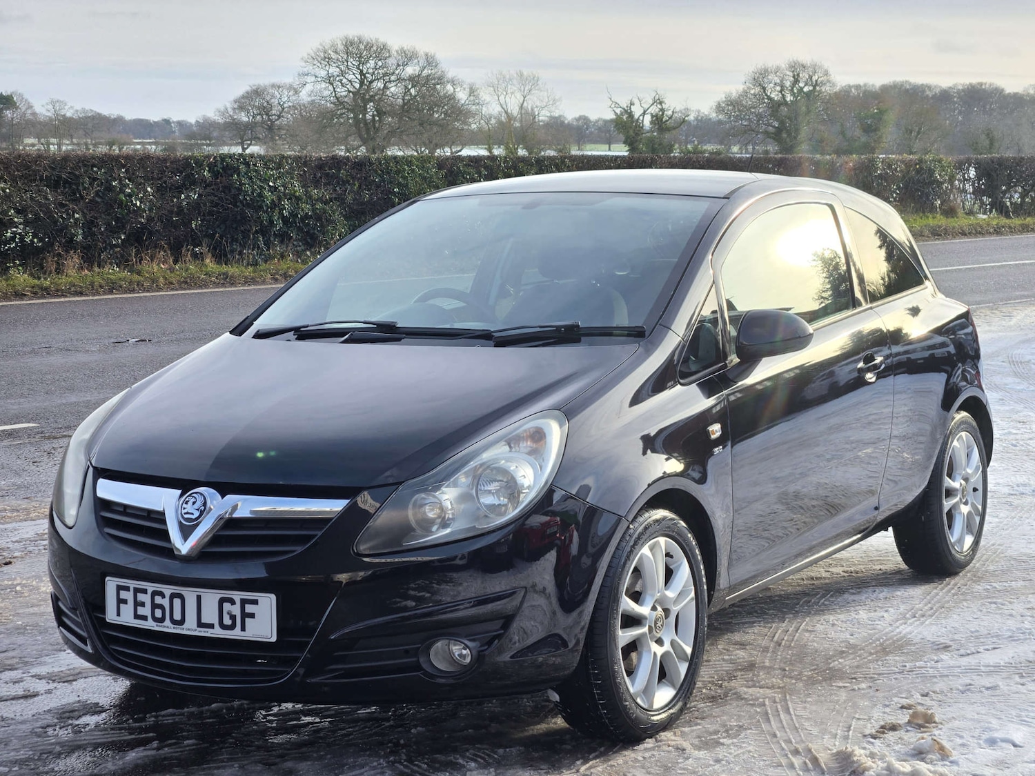 Used Vauxhall Corsa 2010 for sale - 77121301: Photo 2