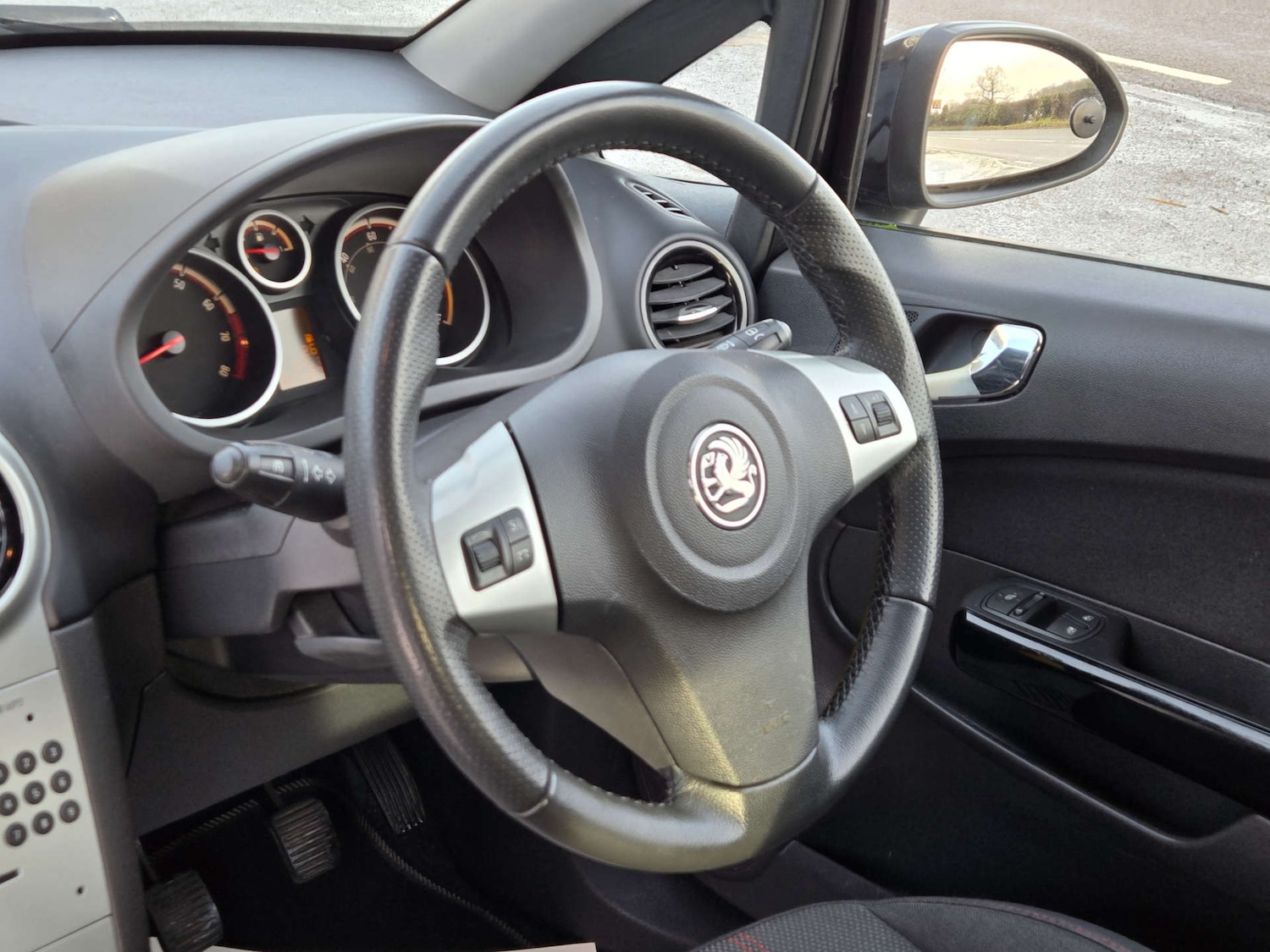 Used Vauxhall Corsa 2010 for sale - 77121301: Photo 24