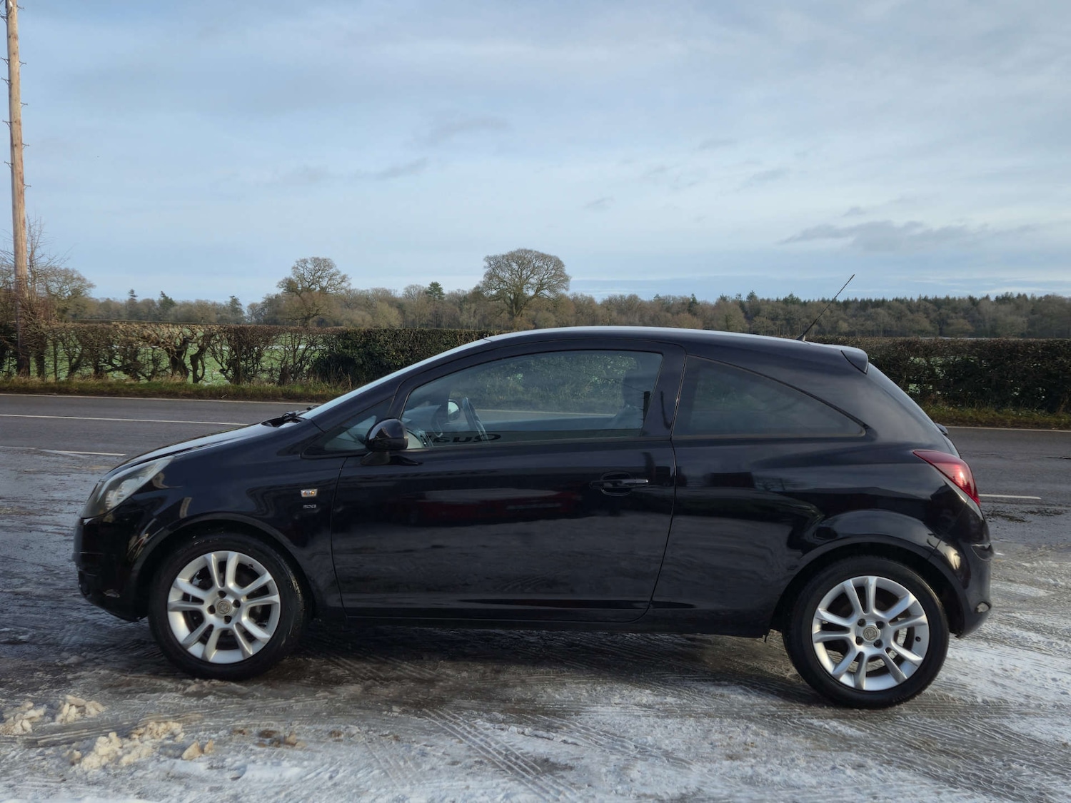 Used Vauxhall Corsa 2010 for sale - 77121301: Photo 3