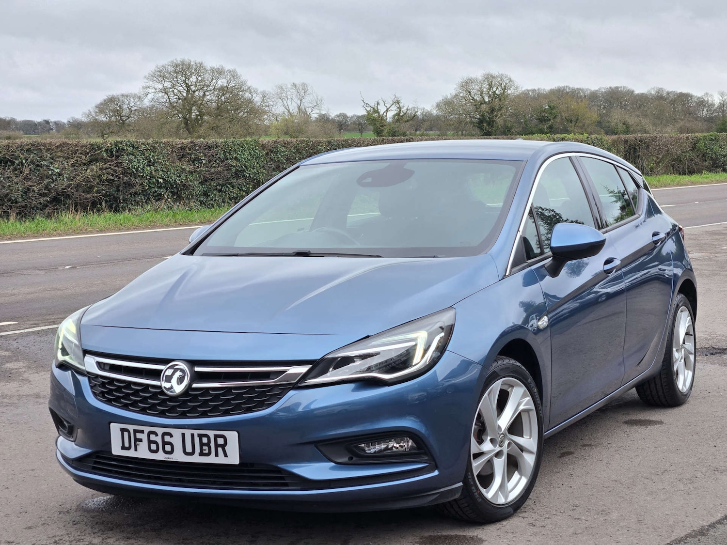 Used Vauxhall Astra 2016 for sale - 77850692: Photo 1