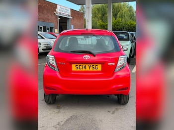 Used Toyota Yaris 2014 for sale - 79593655: Photo