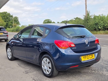 Used Vauxhall Astra 2012 for sale - 75553782: Photo