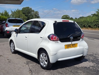 Used Toyota AYGO 2011 for sale - 79187318: Photo