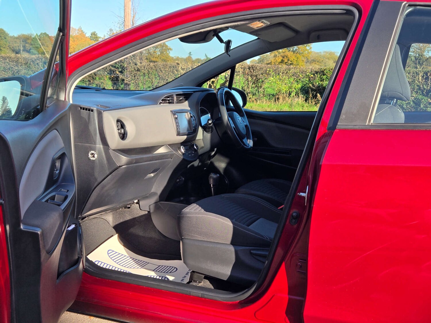 Used Toyota Yaris 2019 for sale - 76601480: Photo 27