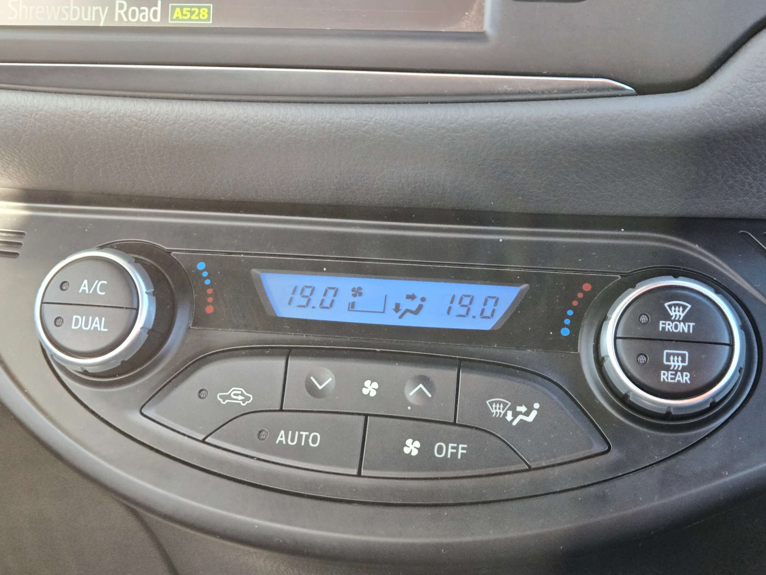 Used Toyota Yaris 2019 for sale - 76601480: Photo 36