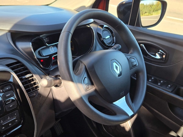 Used Renault Captur 2015 for sale - 76174352: Photo 28