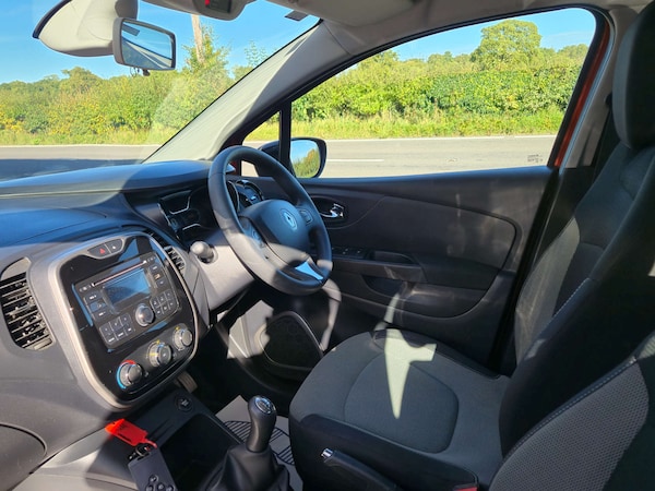 Used Renault Captur 2015 for sale - 76174352: Photo 29