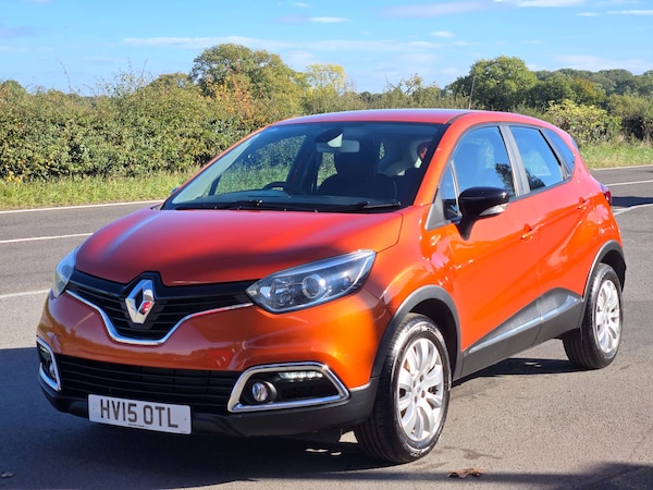 Used Renault Captur 2015 for sale - 76174352: Photo 2
