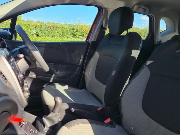Used Renault Captur 2015 for sale - 76174352: Photo 30