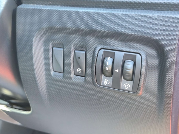 Used Renault Captur 2015 for sale - 76174352: Photo 33