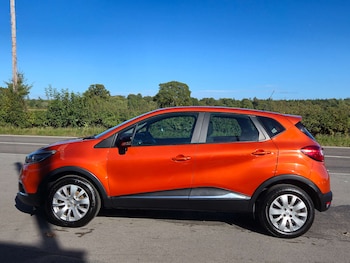 Used Renault Captur 2015 for sale - 76174352: Photo
