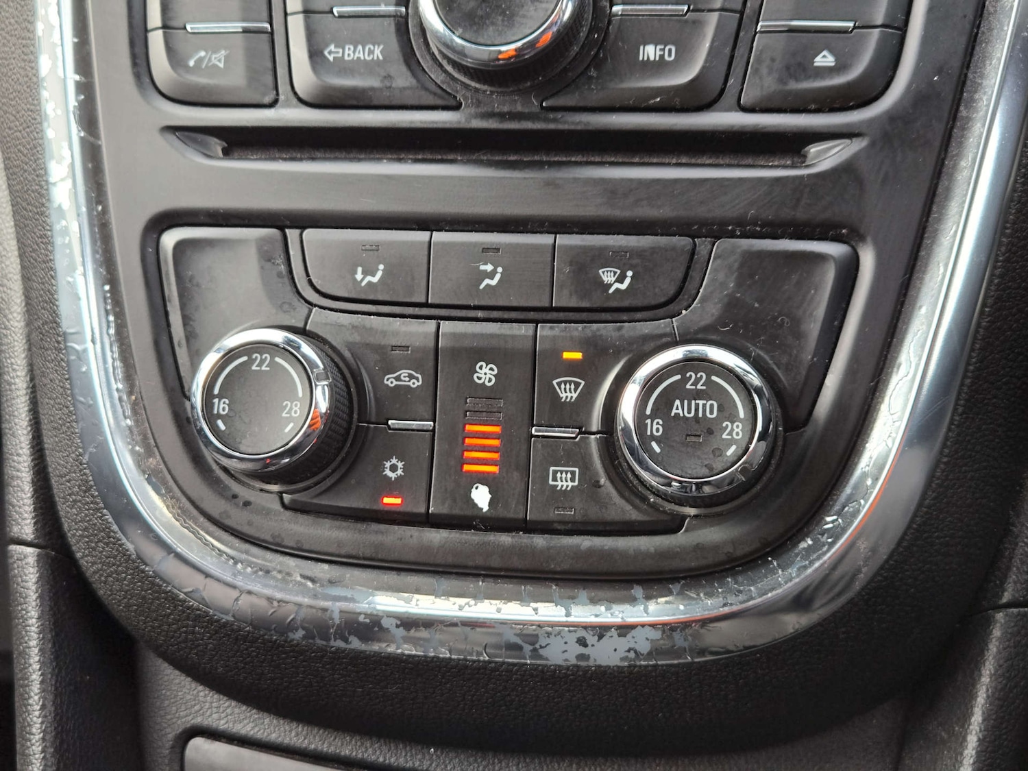 Used Vauxhall Mokka 2015 for sale - 77745531: Photo 34