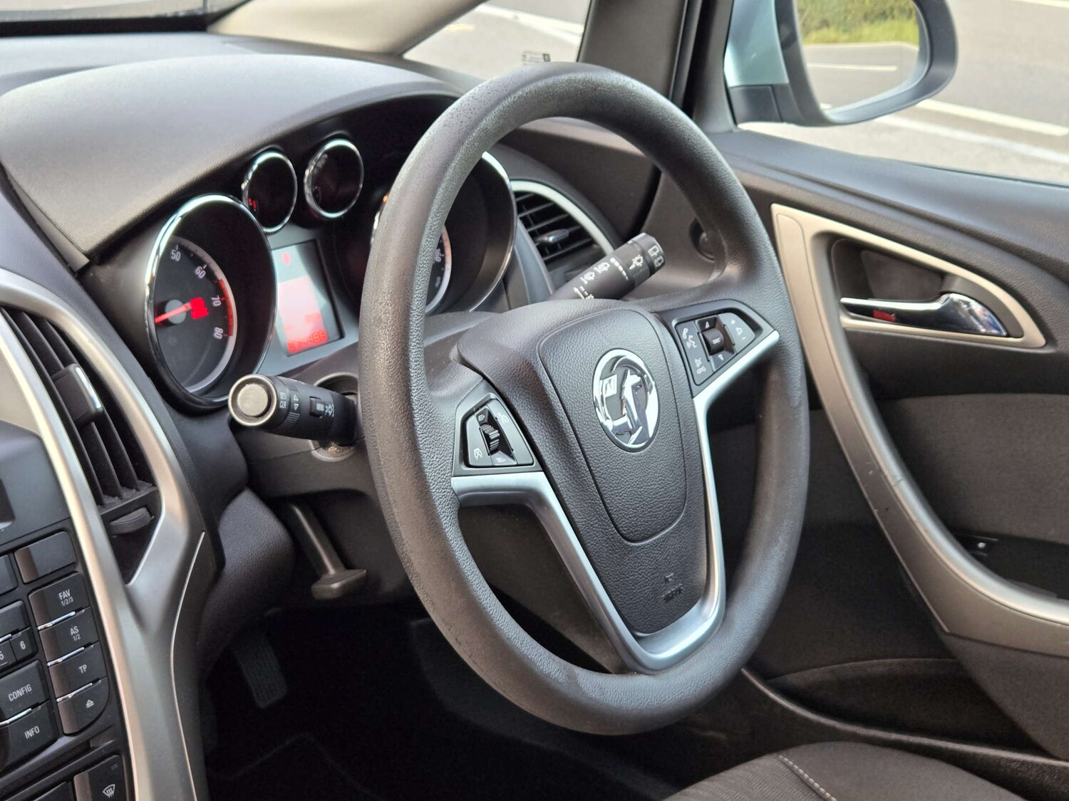 Used Vauxhall Astra 2011 for sale - 76330100: Photo 18