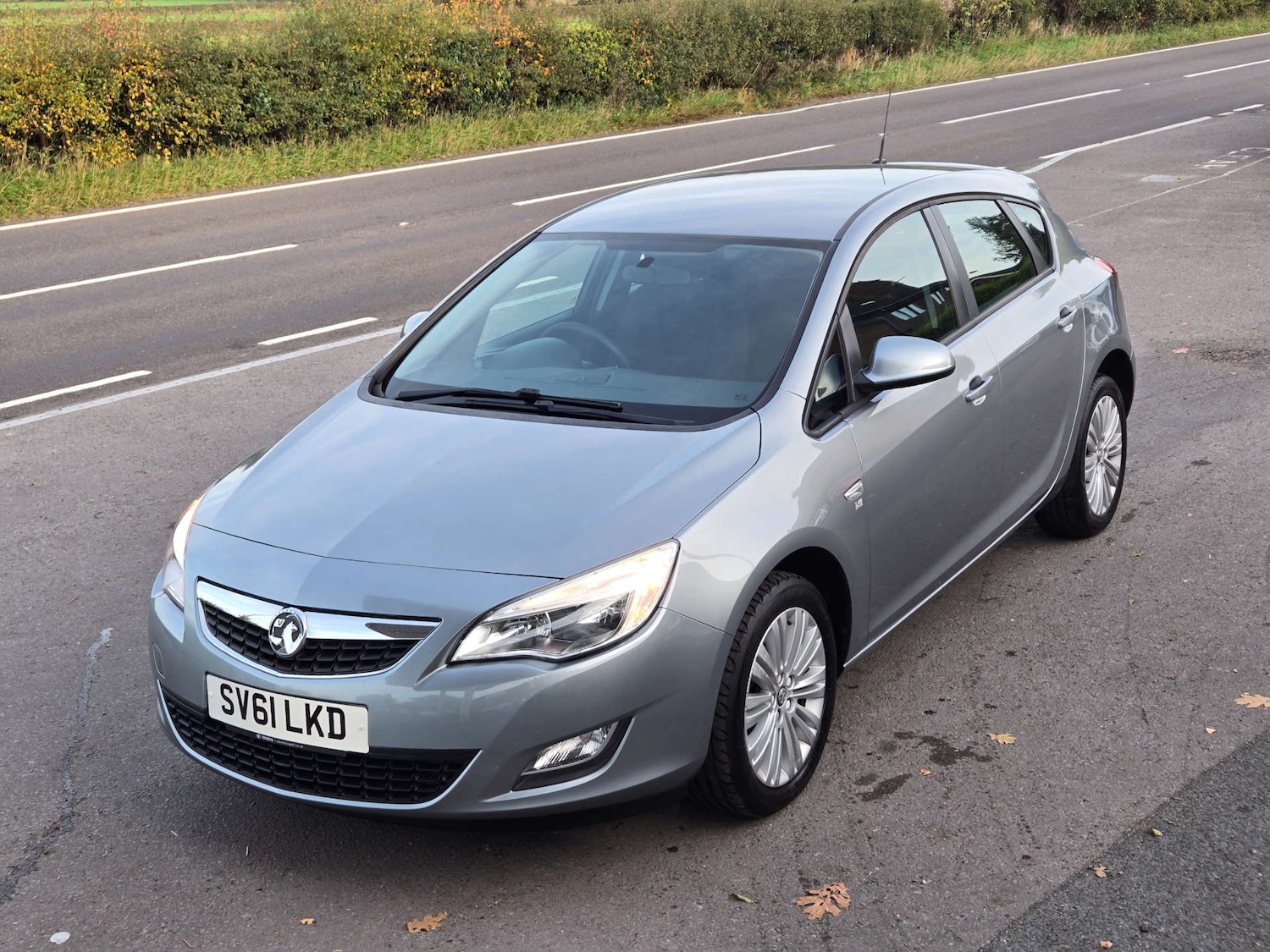 Used Vauxhall Astra 2011 for sale - 76330100: Photo 2