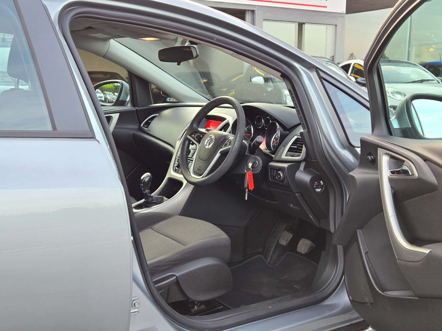 Used Vauxhall Astra 2011 for sale - 76330100: Photo 6