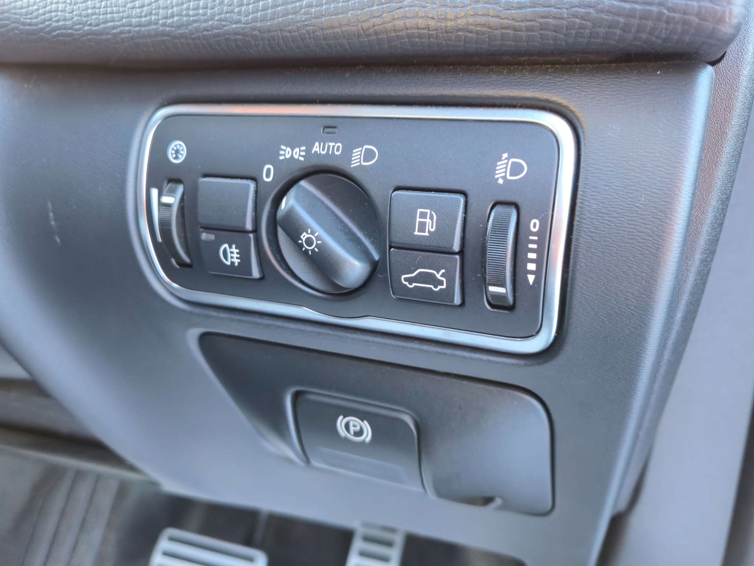 Used Volvo XC60 2015 for sale - 77107169: Photo 37