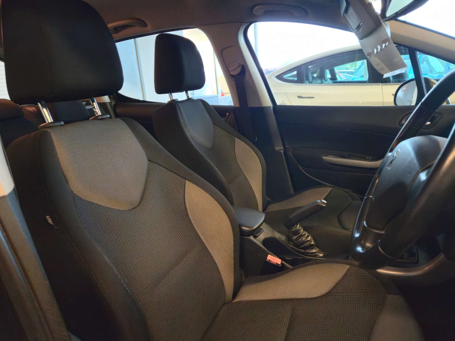 Used Peugeot 308 2012 for sale - 76414861: Photo 8