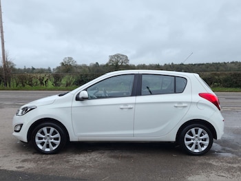Used Hyundai i20 2013 for sale - 77785322: Photo