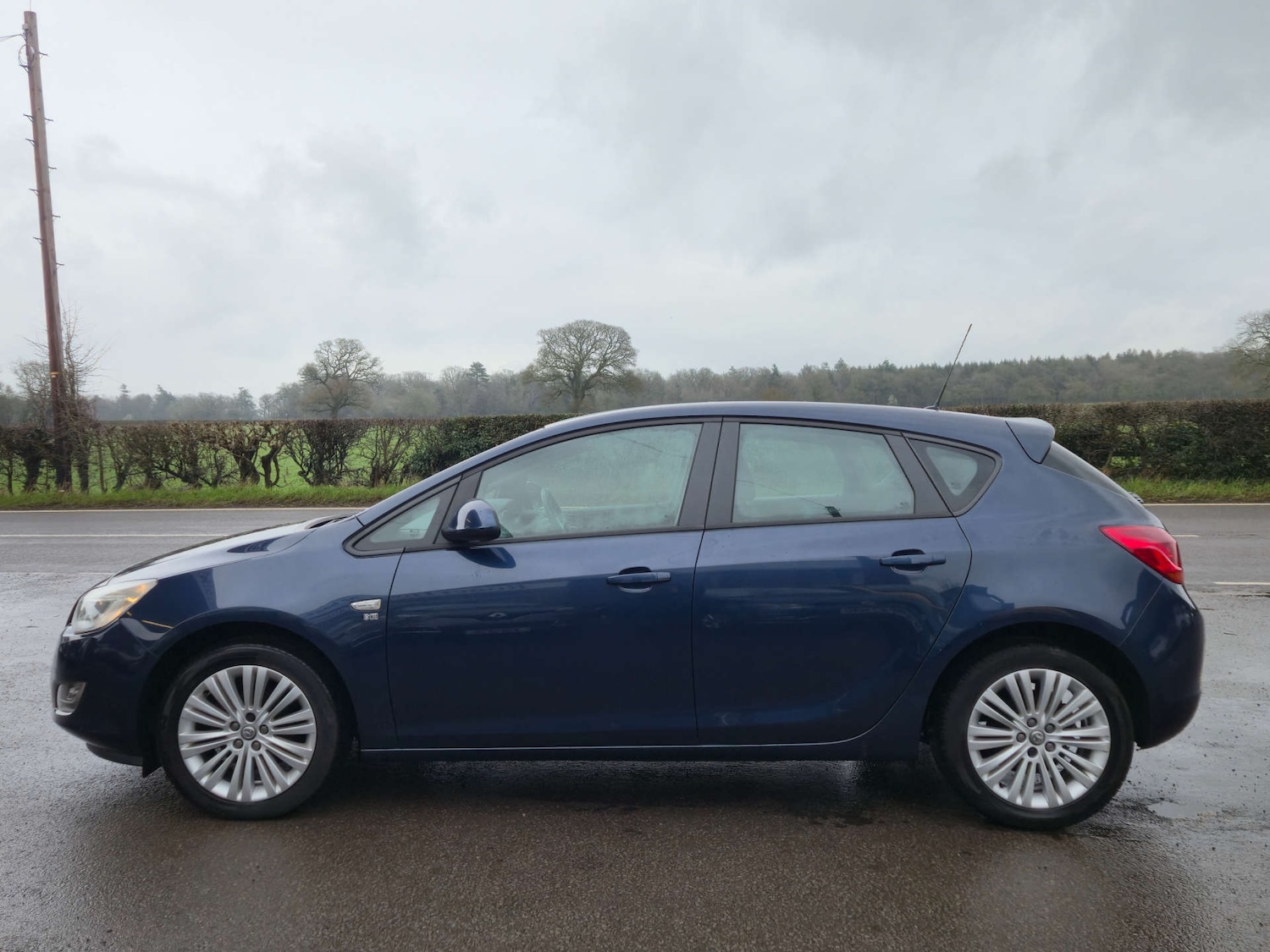 Used Vauxhall Astra 2011 for sale - 77690677: Photo 3