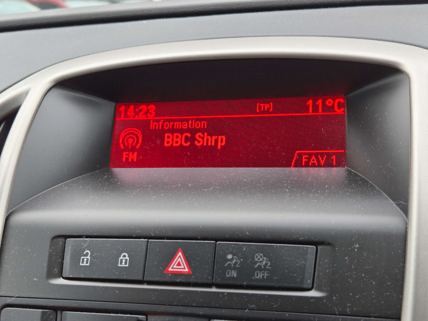 Used Vauxhall Astra 2011 for sale - 77690677: Photo 33