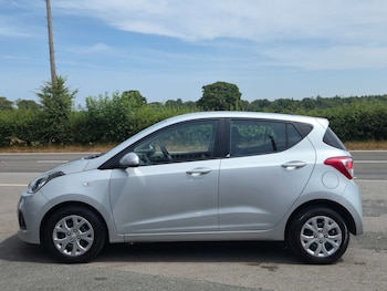 Used Hyundai i10 2015 for sale - 79186258: Photo