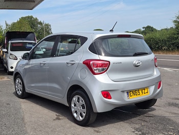 Used Hyundai i10 2015 for sale - 79186258: Photo