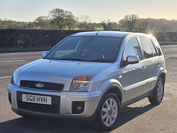 2011 - 1.6 Titanium 5dr