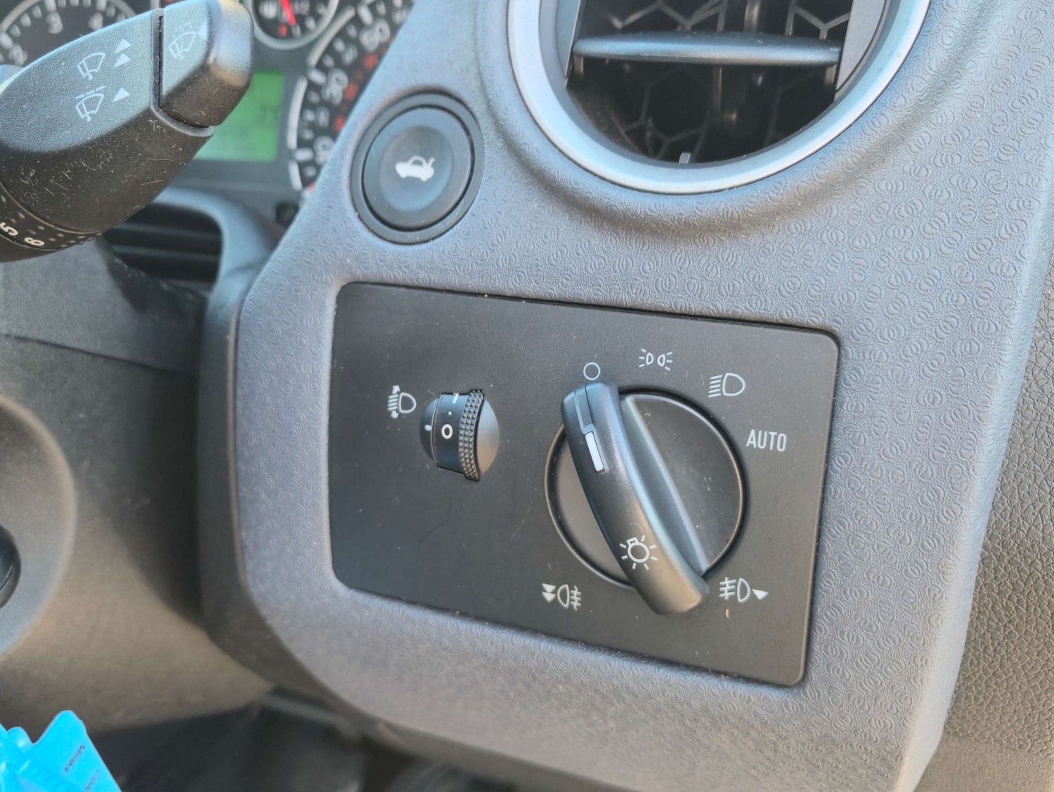 Used Ford Fusion 2011 for sale - 76653960: Photo 21