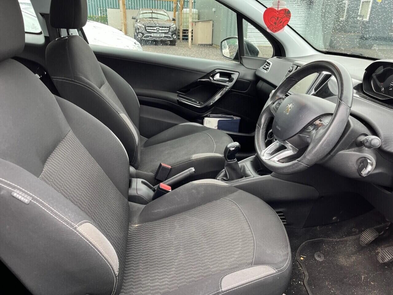 Used Peugeot 208 2016 for sale - 77754880: Photo 8