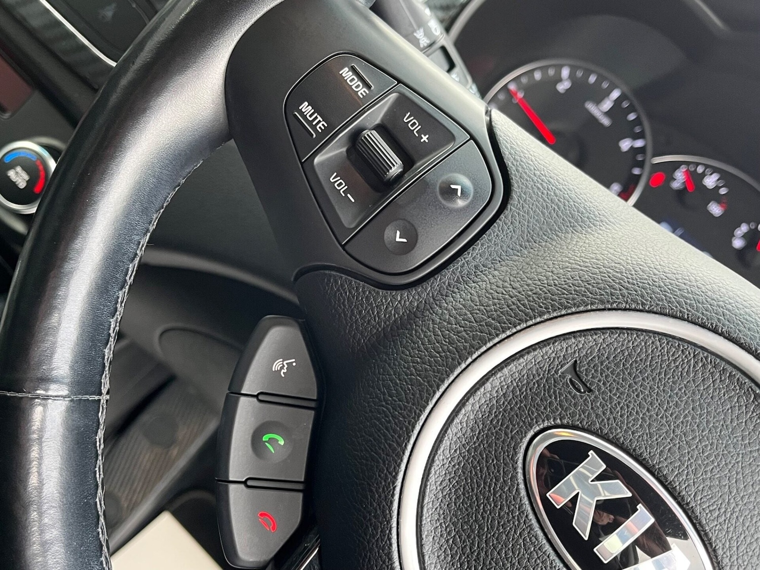 Used Kia Carens 2018 for sale - 77754893: Photo 16