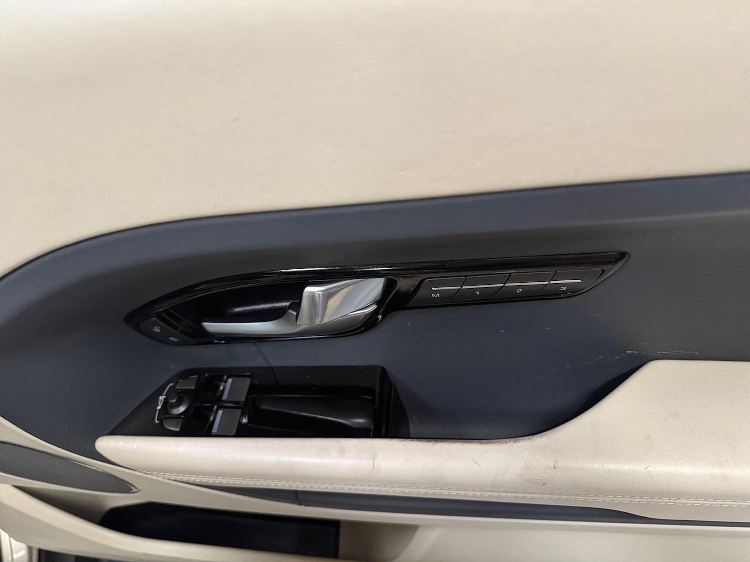 Used Land Rover Range Rover Evoque 2014 for sale - 77075268: Photo 12