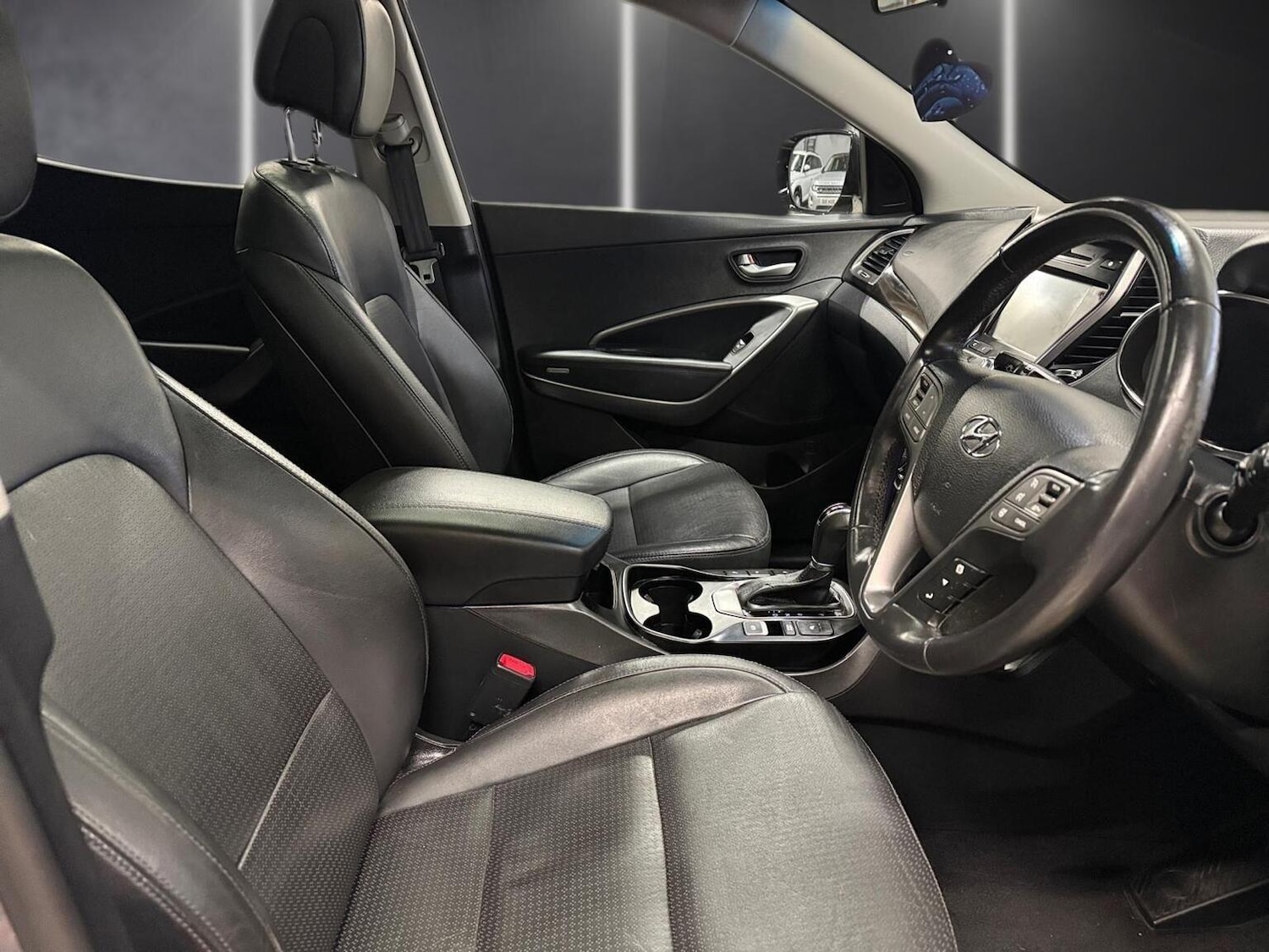 Used Hyundai Santa Fe 2013 for sale - 77093927: Photo 11