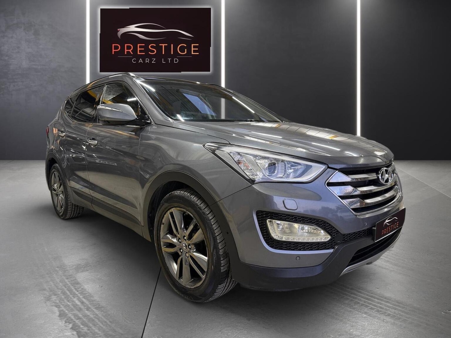 Used Hyundai Santa Fe 2013 for sale - 77093927: Photo 2