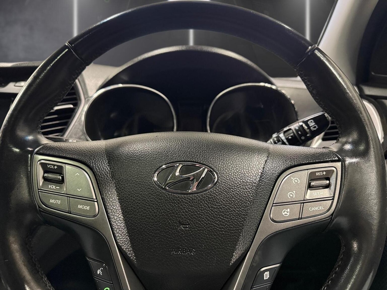 Used Hyundai Santa Fe 2013 for sale - 77093927: Photo 24