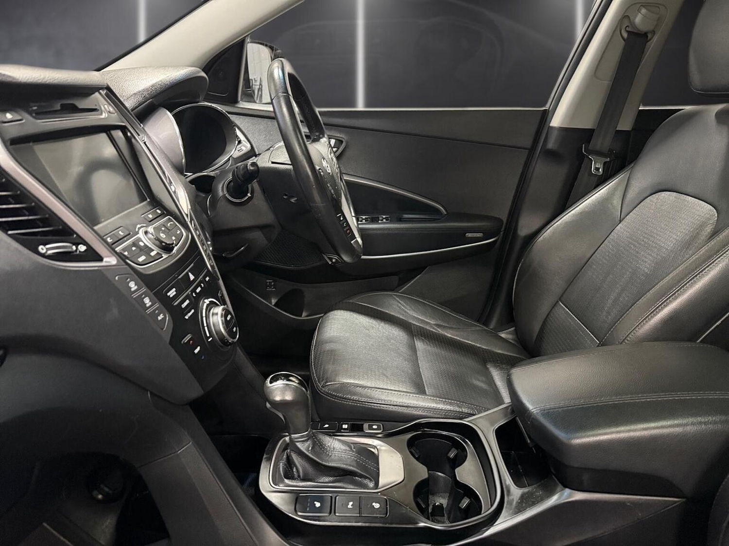 Used Hyundai Santa Fe 2013 for sale - 77093927: Photo 26