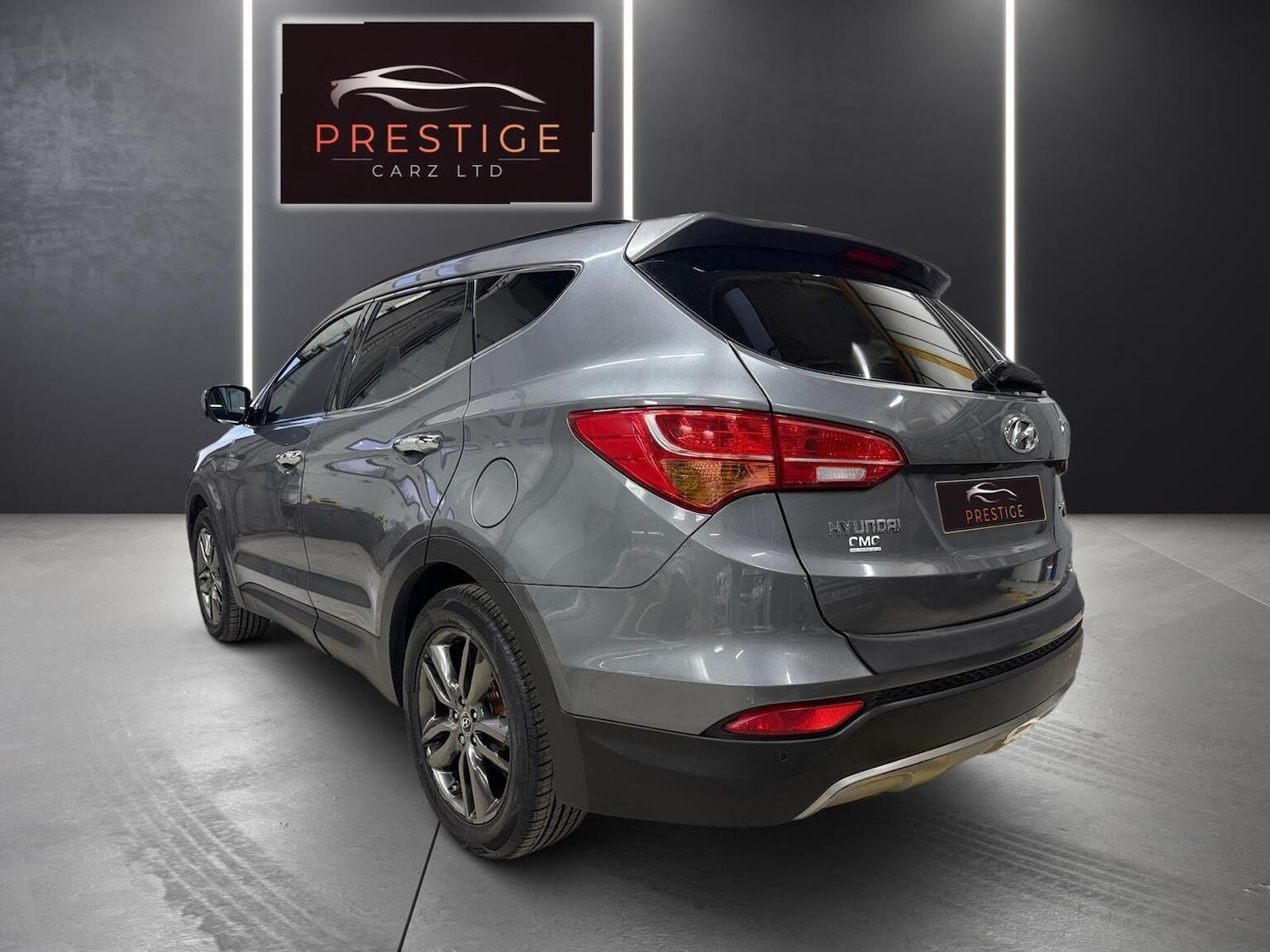 Used Hyundai Santa Fe 2013 for sale - 77093927: Photo 4