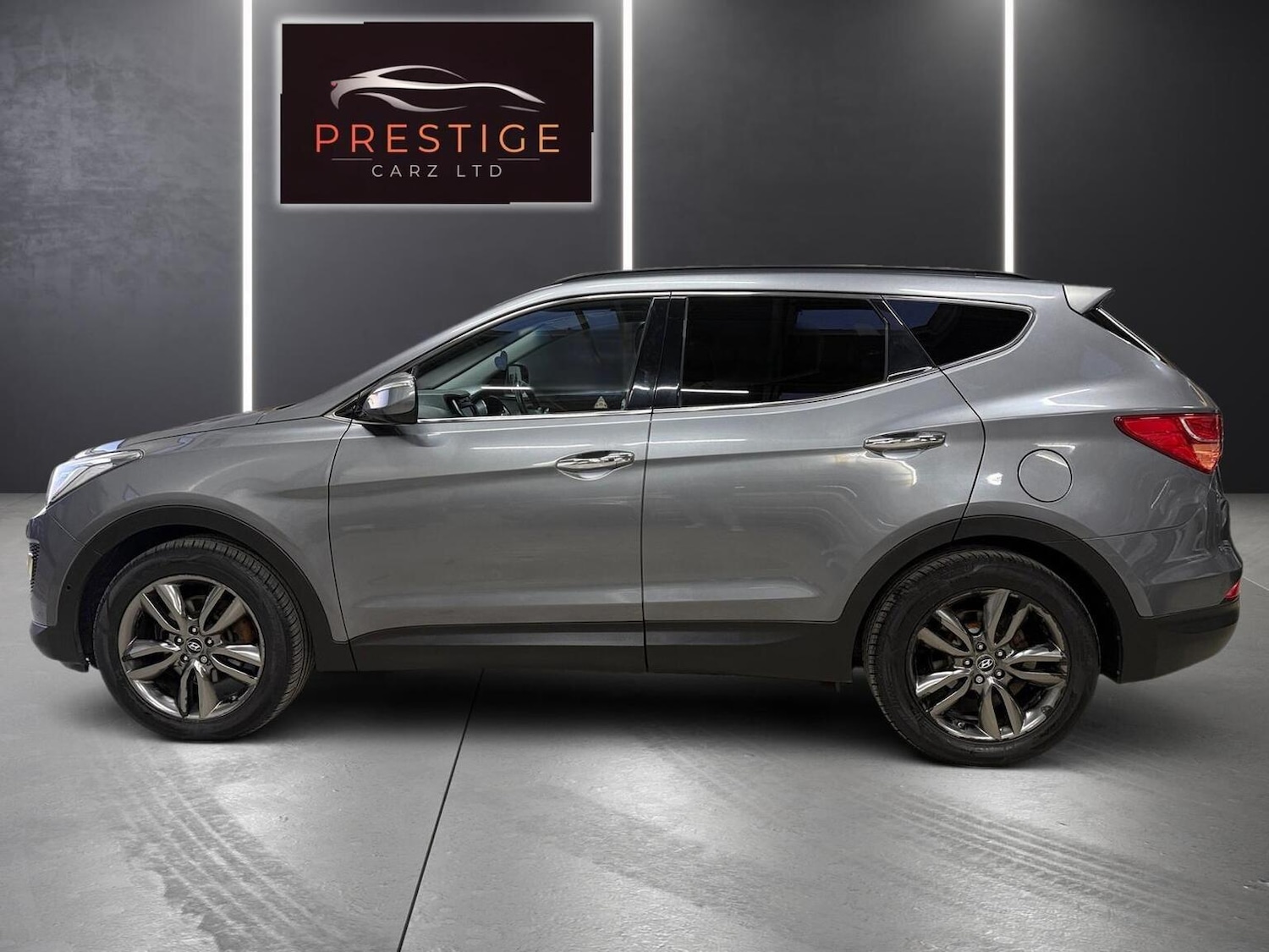 Used Hyundai Santa Fe 2013 for sale - 77093927: Photo 5