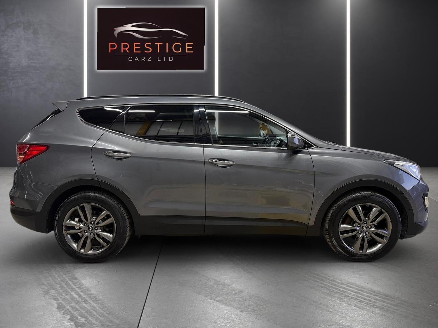 Used Hyundai Santa Fe 2013 for sale - 77093927: Photo 7